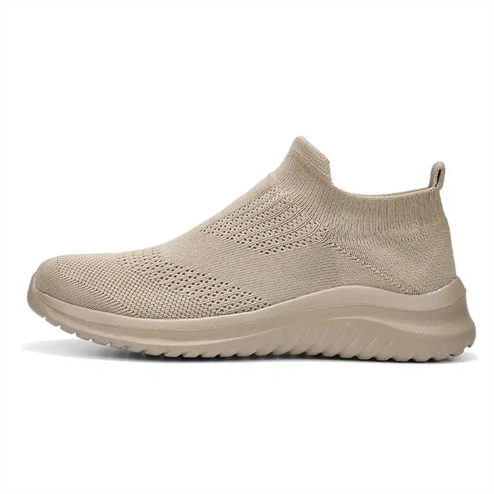 Beige Zachte Nieuwe Nieuwighei - Streetwear Brand Famous recensie en prijs